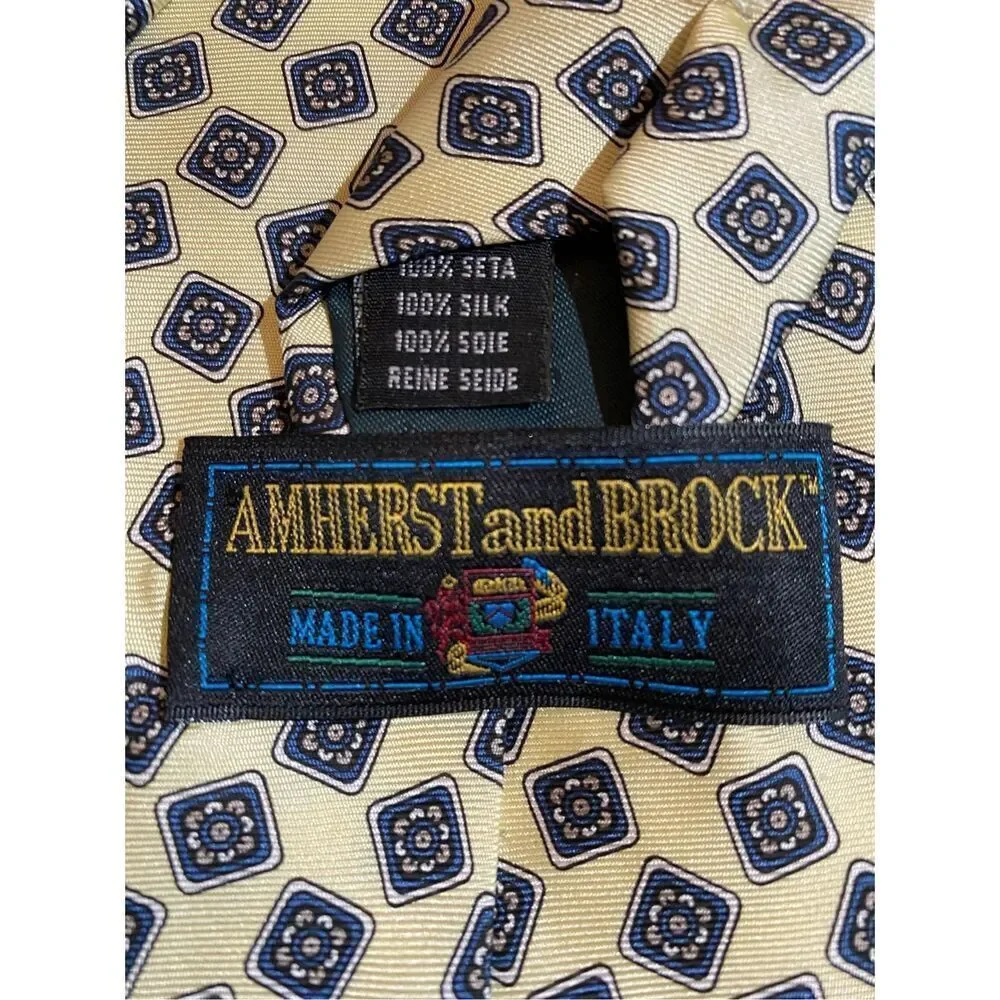 Amherst & Brock men’s vintage, yellow floral silk tie 57